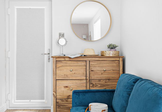 Apartment in Teignmouth - Coombe Bank - Seaboard spirit, contemporary chic Apartment in Teignmouth - Coombe Bank - Seaboard spirit, contemporary chic
