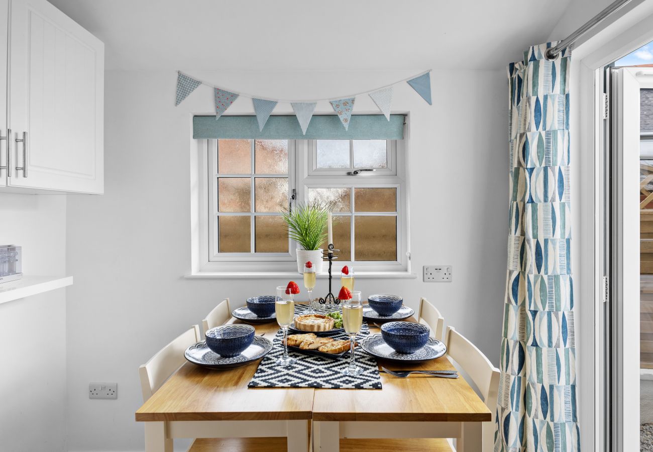 House in Torquay - The Boathouse - Panoramic Sea View Retreat, near Town, Marina & Beach and Parking House in Torquay - The Boathouse - Panoramic Sea View Retreat, near Town, Marina & Beach and Parking