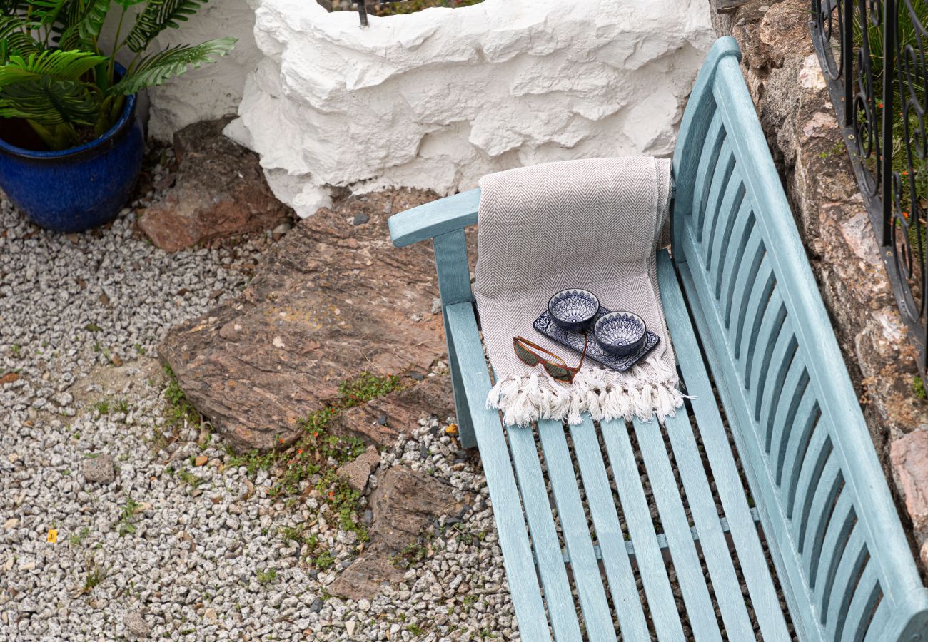 House in Torquay - The Boathouse - Panoramic Sea View Retreat, near Town, Marina & Beach and Parking House in Torquay - The Boathouse - Panoramic Sea View Retreat, near Town, Marina & Beach and Parking