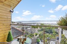 House in Torquay - The Boathouse - Panoramic Sea View Retreat, near Town, Marina & Beach and Parking