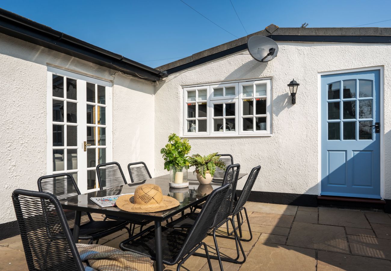 Cottage in Holcombe - The Cottage - Characterful, coastal with hot tub