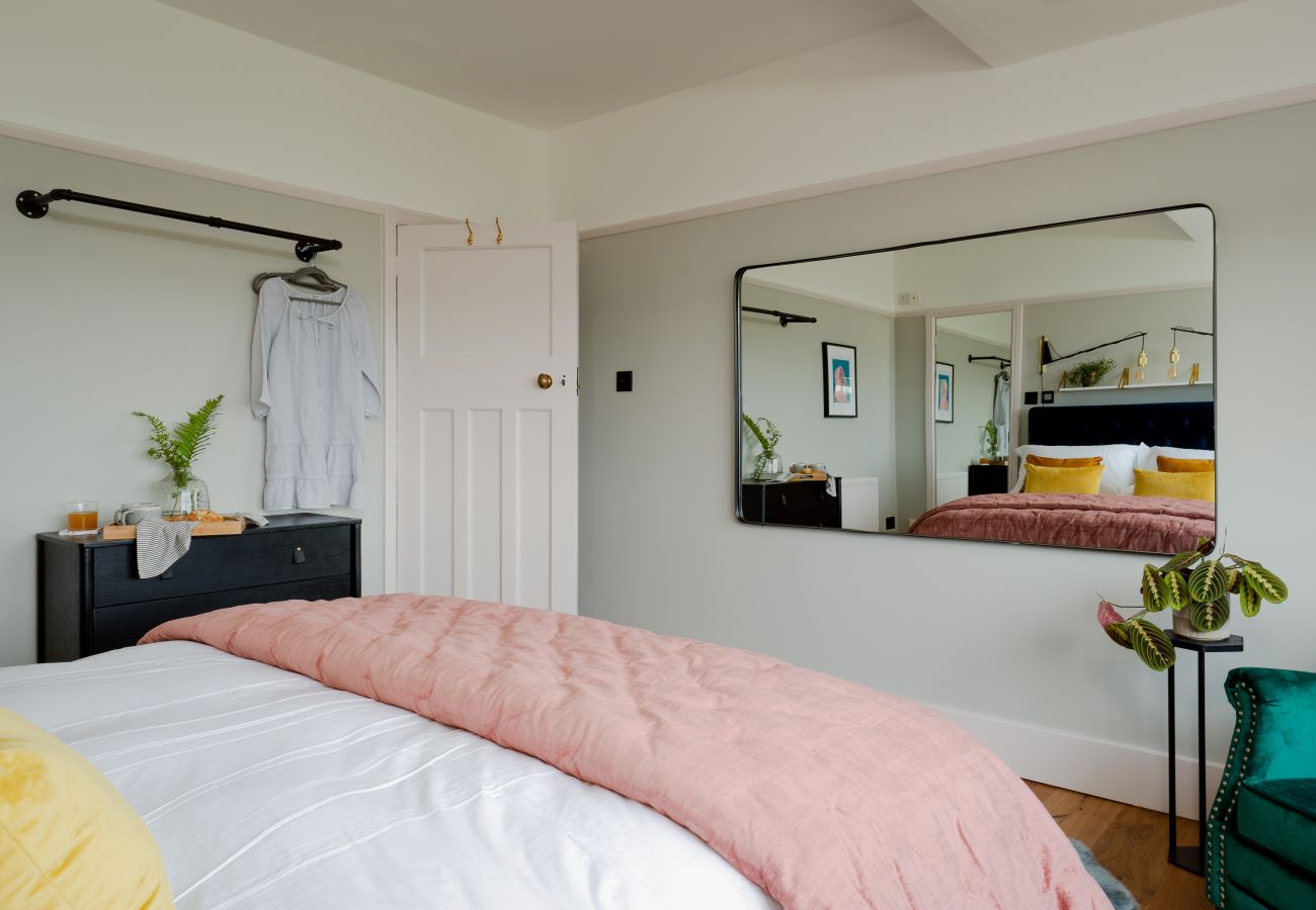 House in Paignton - The Spinney - Large home with hot tub, gym, amazing sea views