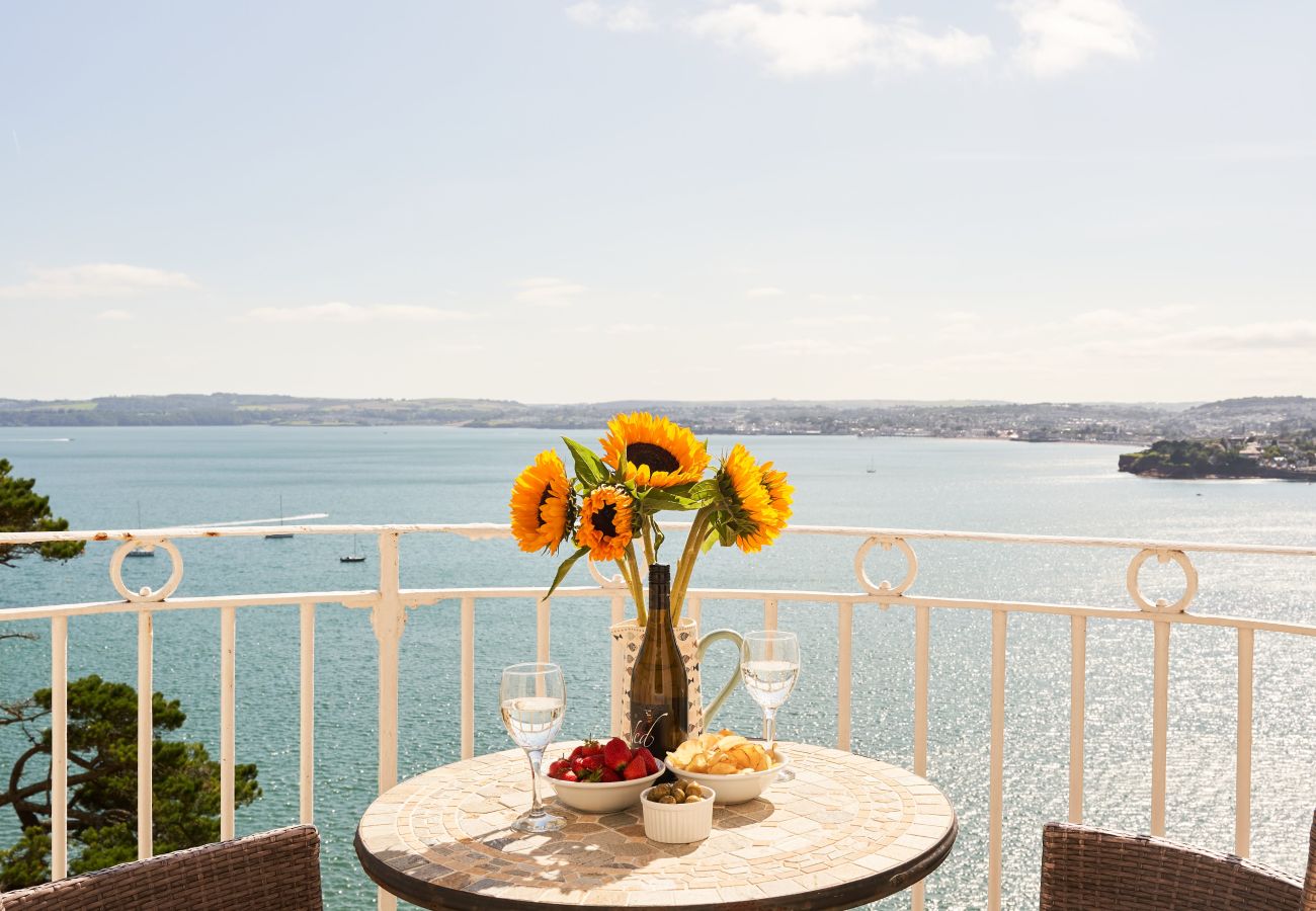 Studio in Torquay - Bayfort Sea Studio - cosy, terrace, sea views Studio in Torquay - Bayfort Sea Studio - cosy, terrace, sea views