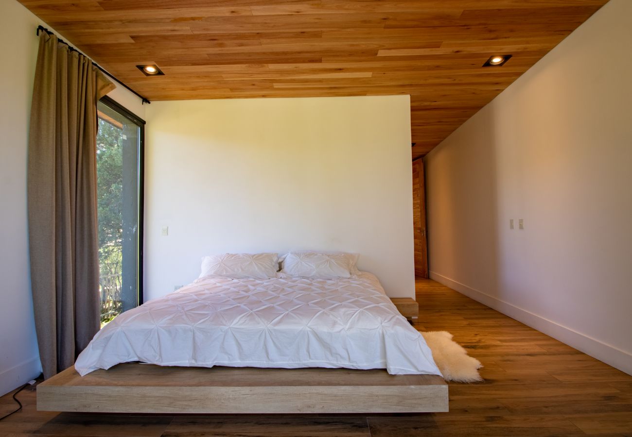 House in San Carlos de Bariloche - CASA EN ARELAUQUEN CON INCREIBLES VISTAS EN TODOS SUS AMBIENTES