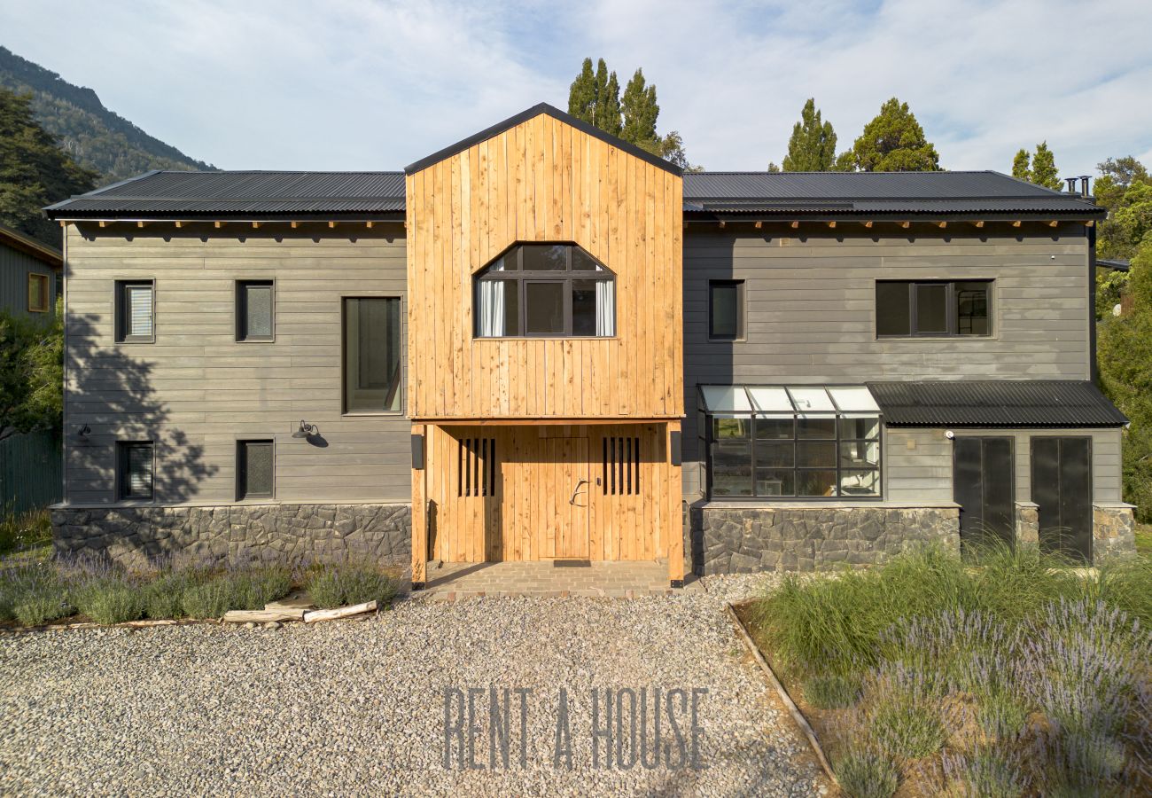 House in San Carlos de Bariloche - ARE32 - DIVINE HOUSE ON ARELAUQUEN GOLF