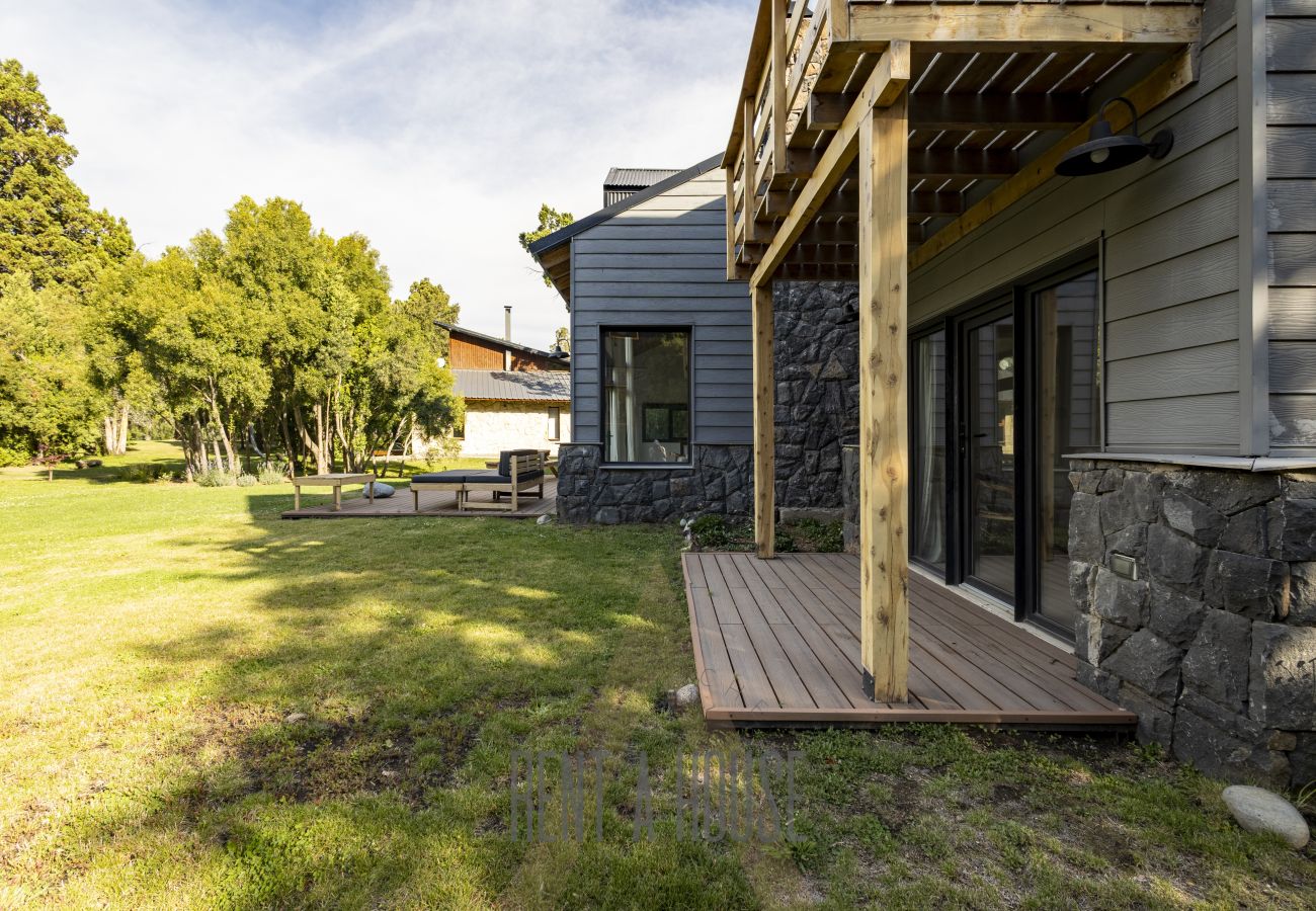 House in San Carlos de Bariloche - ARE32 - DIVINE HOUSE ON ARELAUQUEN GOLF