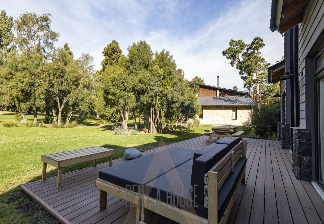 House in San Carlos de Bariloche - ARE32 - DIVINE HOUSE ON ARELAUQUEN GOLF