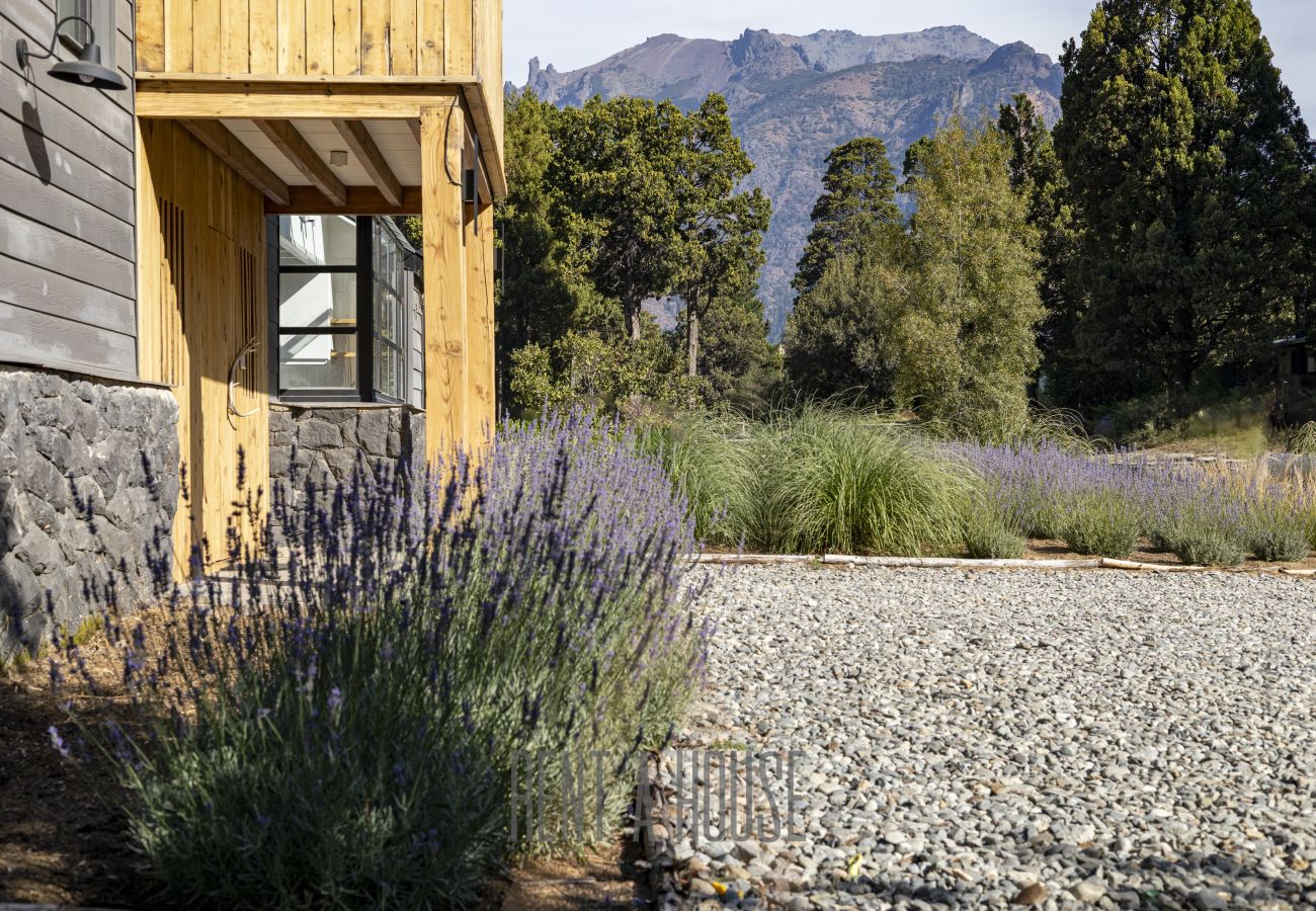House in San Carlos de Bariloche - ARE32 - DIVINE HOUSE ON ARELAUQUEN GOLF