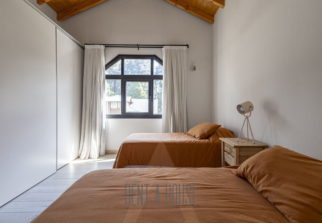 House in San Carlos de Bariloche - ARE32 - DIVINE HOUSE ON ARELAUQUEN GOLF