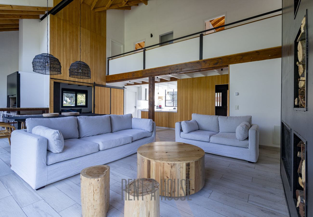House in San Carlos de Bariloche - ARE32 - DIVINE HOUSE ON ARELAUQUEN GOLF