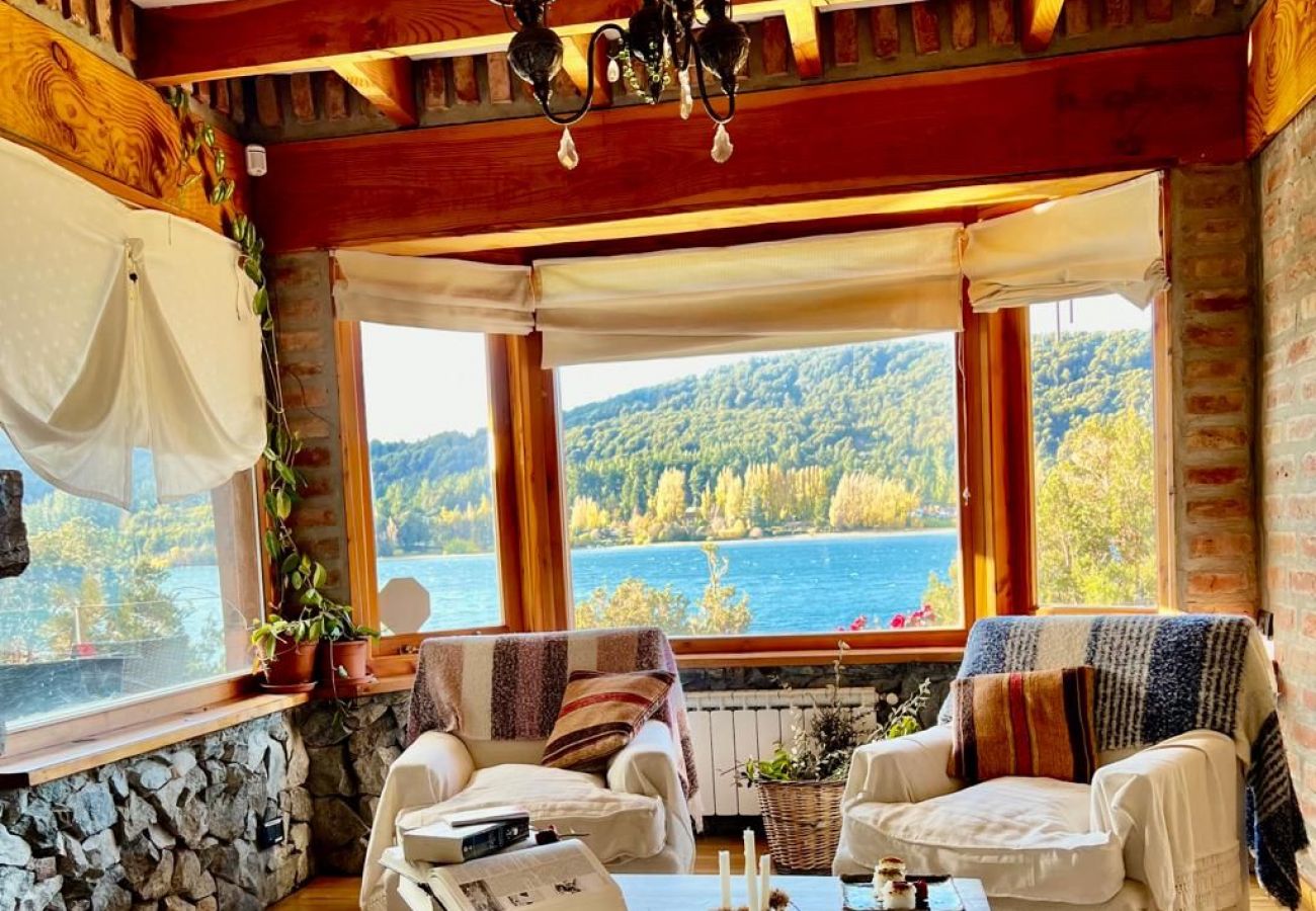 House in San Carlos de Bariloche - HUAPI07C Exclusive house with sandy beach on Lake Nahuel Huapi