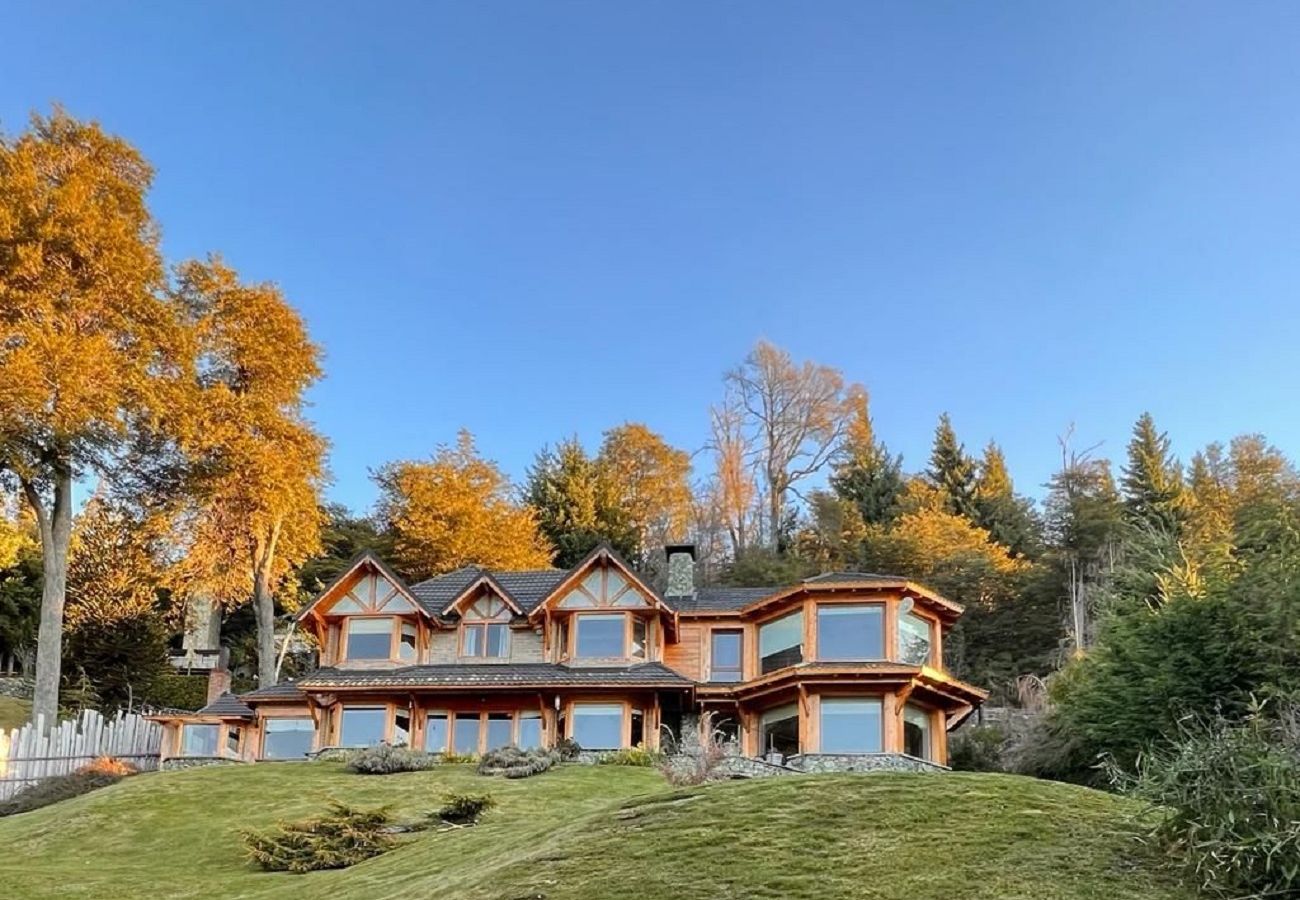 House in San Carlos de Bariloche - HUAPI07C Exclusive house with sandy beach on Lake Nahuel Huapi