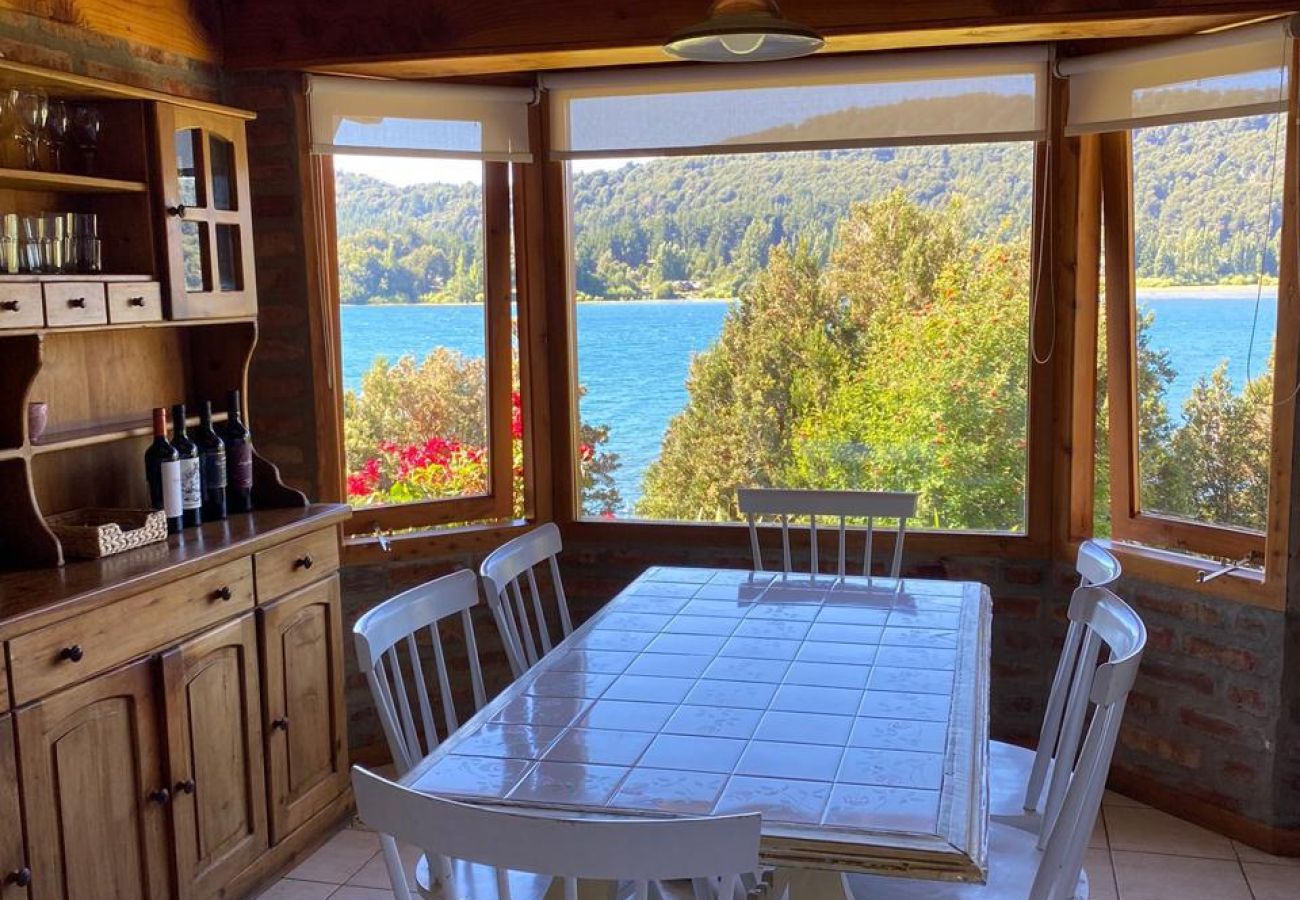 House in San Carlos de Bariloche - HUAPI07C Exclusive house with sandy beach on Lake Nahuel Huapi