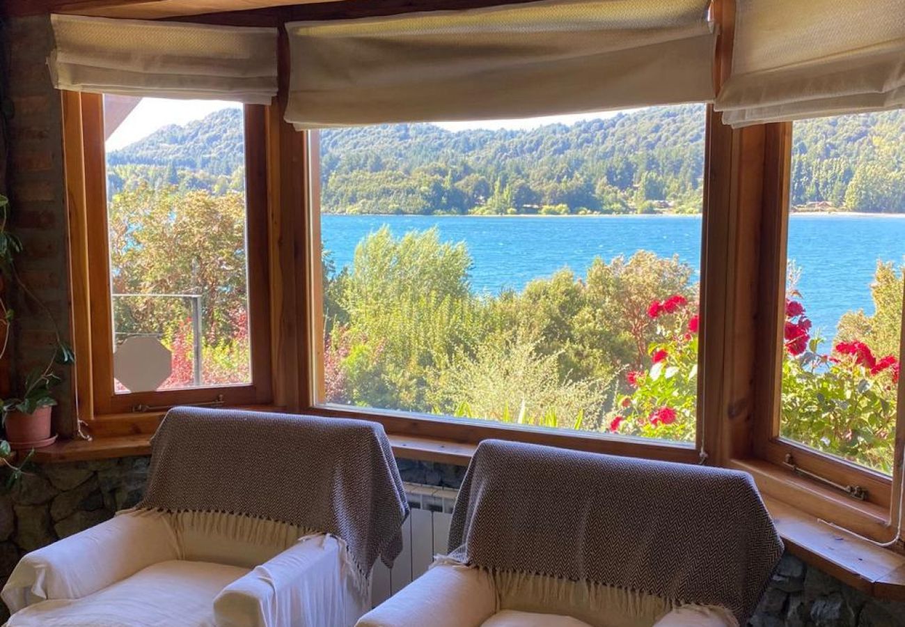 House in San Carlos de Bariloche - HUAPI07C Exclusive house with sandy beach on Lake Nahuel Huapi