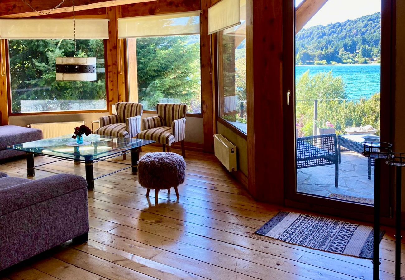 House in San Carlos de Bariloche - HUAPI07C Exclusive house with sandy beach on Lake Nahuel Huapi