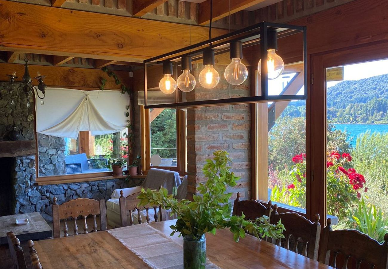House in San Carlos de Bariloche - HUAPI07C Exclusive house with sandy beach on Lake Nahuel Huapi