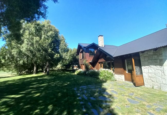 House in San Carlos de Bariloche - ARE41 HOUSE IN ARELAUQUEN WITH DIRECT EXIT TO THE GOLF COURSE House in San Carlos de Bariloche - ARE41 HOUSE IN ARELAUQUEN WITH DIRECT EXIT TO THE GOLF COURSE