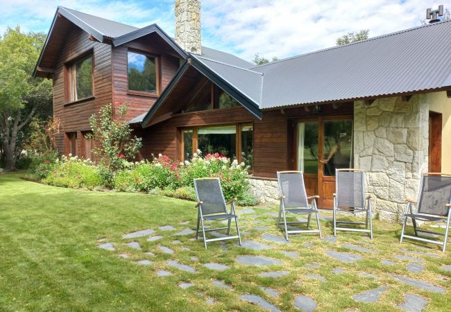 House in San Carlos de Bariloche - ARE41 HOUSE IN ARELAUQUEN WITH DIRECT EXIT TO THE GOLF COURSE House in San Carlos de Bariloche - ARE41 HOUSE IN ARELAUQUEN WITH DIRECT EXIT TO THE GOLF COURSE