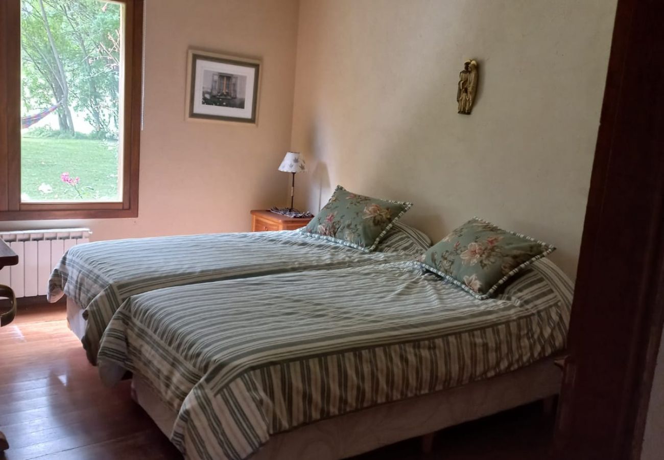 House in San Carlos de Bariloche - ARE41 HOUSE IN ARELAUQUEN WITH DIRECT EXIT TO THE GOLF COURSE