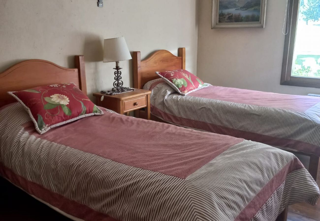 House in San Carlos de Bariloche - ARE41 HOUSE IN ARELAUQUEN WITH DIRECT EXIT TO THE GOLF COURSE