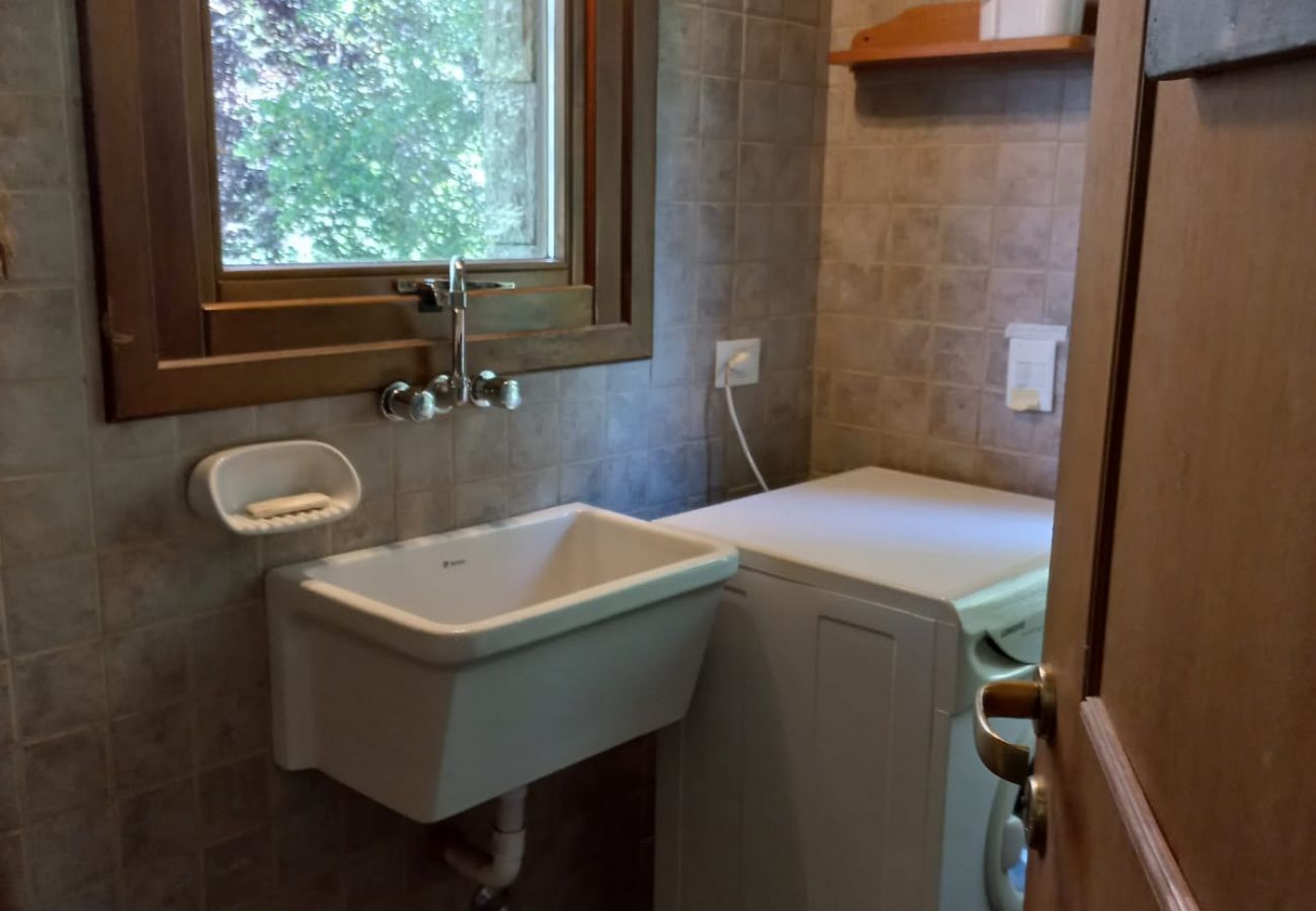 House in San Carlos de Bariloche - ARE41 HOUSE IN ARELAUQUEN WITH DIRECT EXIT TO THE GOLF COURSE