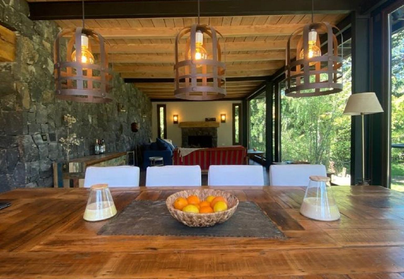 House in San Carlos de Bariloche - MORE25 Spectacular modern house, with lake coast and heated pool