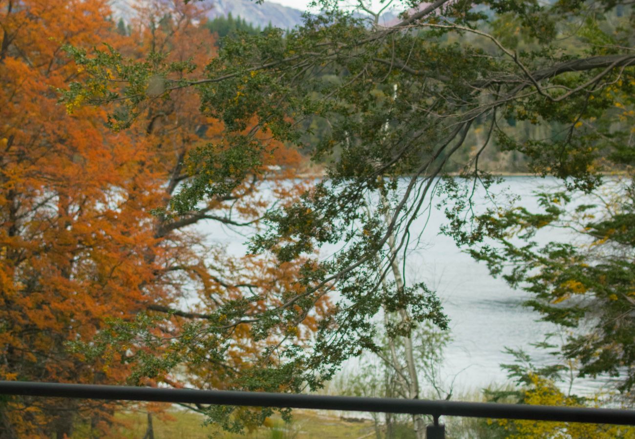 House in San Carlos de Bariloche - MORE25 Spectacular modern house, with lake coast and heated pool