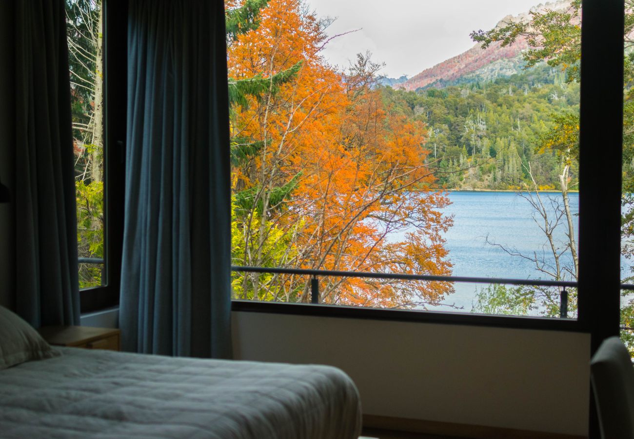 House in San Carlos de Bariloche - MORE25 Spectacular modern house, with lake coast and heated pool