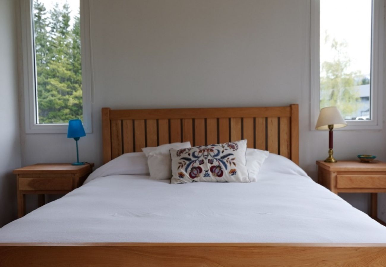 House in San Carlos de Bariloche - Peni06 Comfortable one-story house on a farm in Peninsula San Pedro.