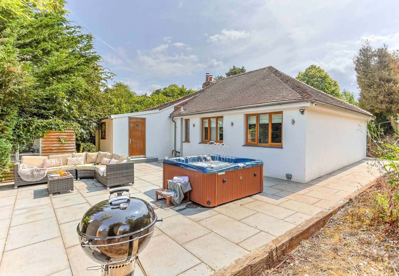 Fresh Escapes - Bramblewood- Maidencombe Sleeps 6 Garden