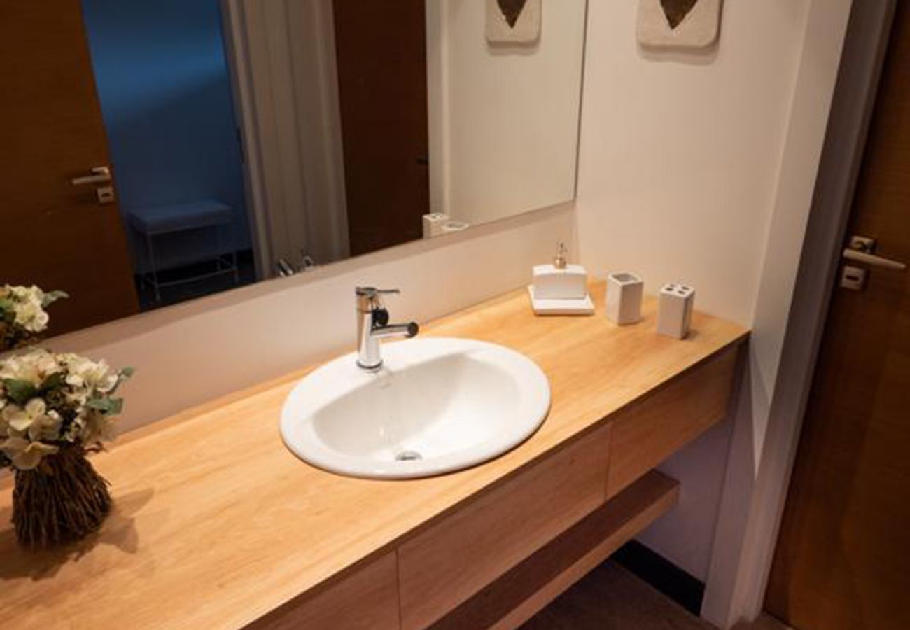 Apartment in San Carlos de Bariloche - ARE19 WARM AND BRIGHT APARTMENT WITH VIEWS OF THE LAKE, MOUNTAINS AND THE POLO