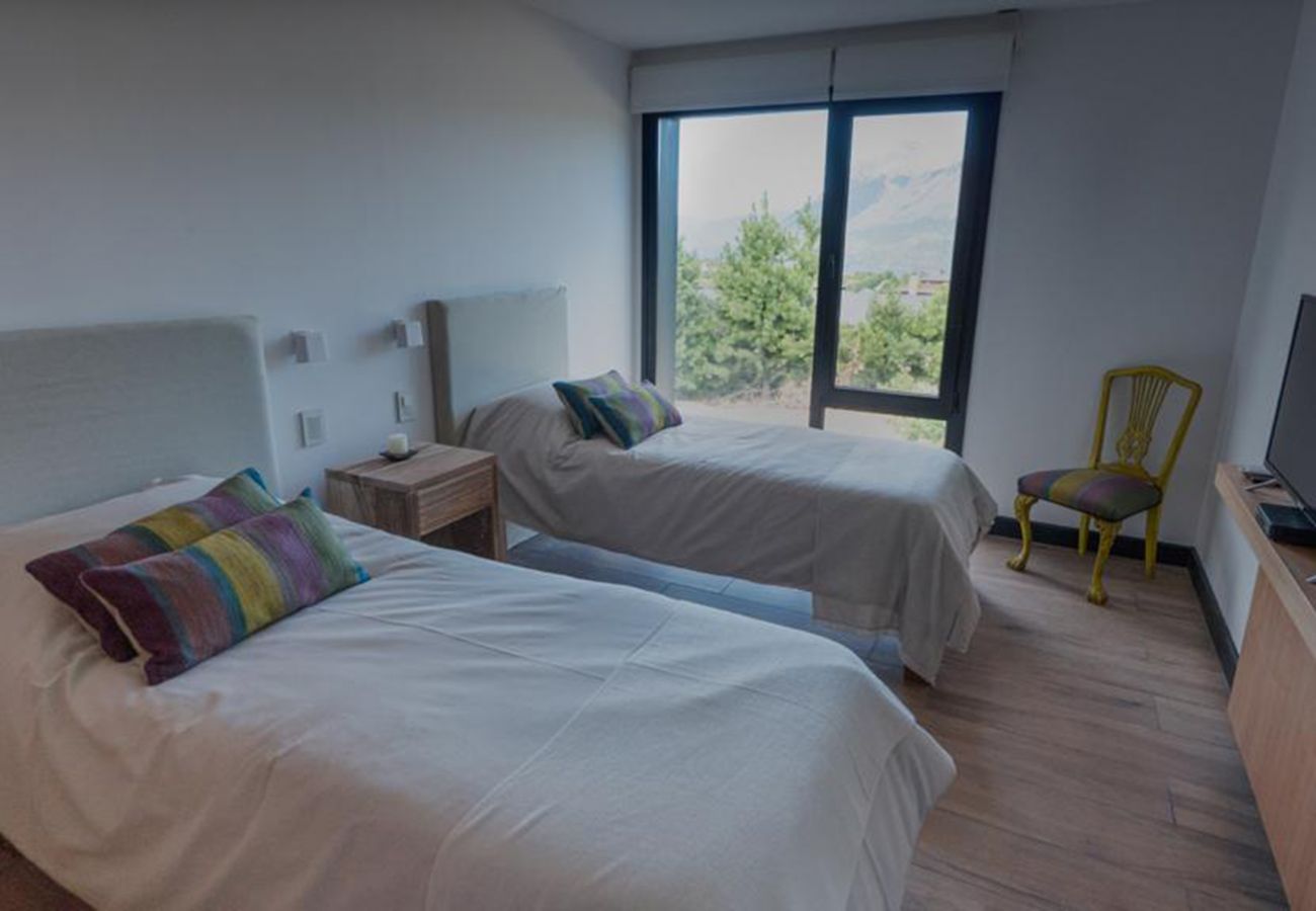 Apartment in San Carlos de Bariloche - ARE19 WARM AND BRIGHT APARTMENT WITH VIEWS OF THE LAKE, MOUNTAINS AND THE POLO