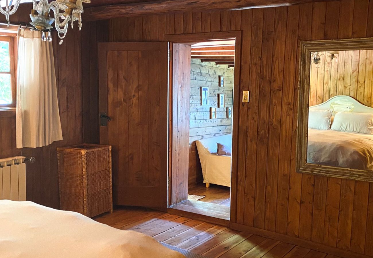 Cabin in San Carlos de Bariloche - TREBOL 02C -WARM LOG CABIN ON THE COAST OF LAGUNA EL TRÉBOL