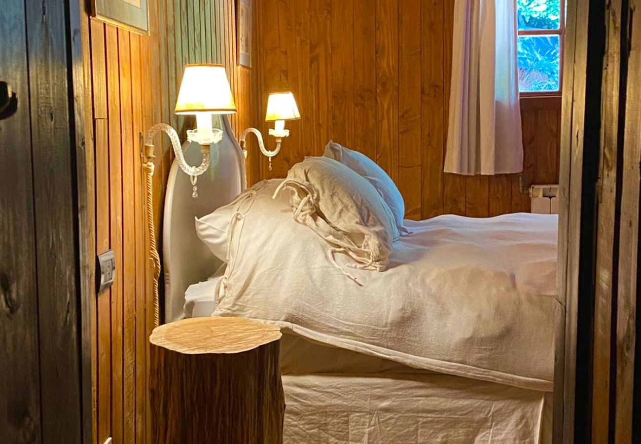 Cabin in San Carlos de Bariloche - TREBOL 02C -WARM LOG CABIN ON THE COAST OF LAGUNA EL TRÉBOL