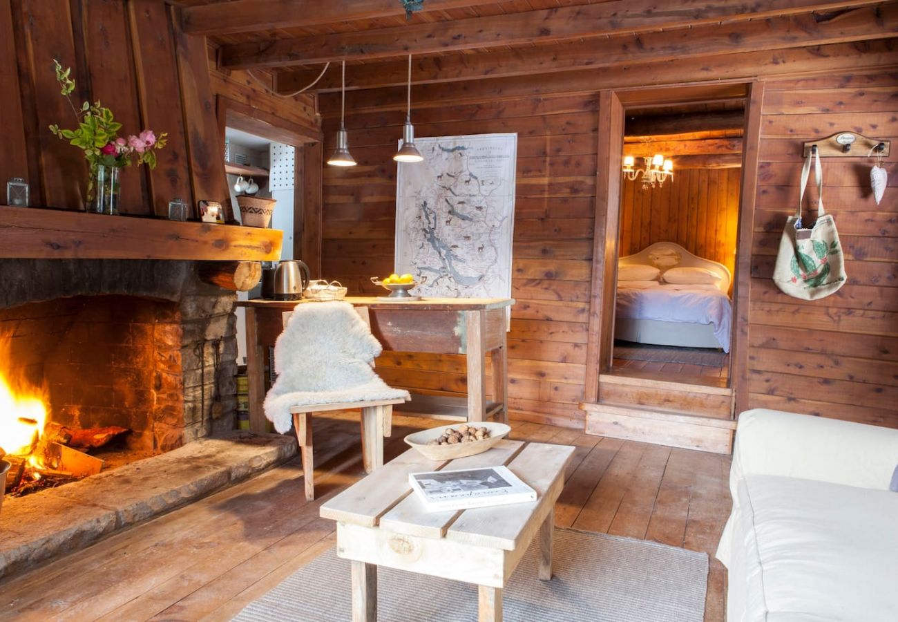 Cabin in San Carlos de Bariloche - TREBOL 02C -WARM LOG CABIN ON THE COAST OF LAGUNA EL TRÉBOL