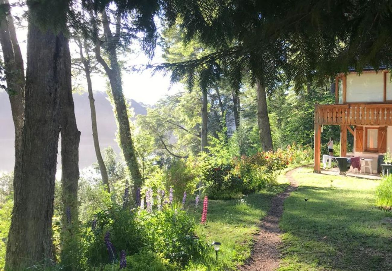 House in San Carlos de Bariloche - TREBOL01C- COMFORTABLE PROPERTY WITH BEAUTIFUL SURROUNDINGS ON LAGUNA EL TRÉBOL