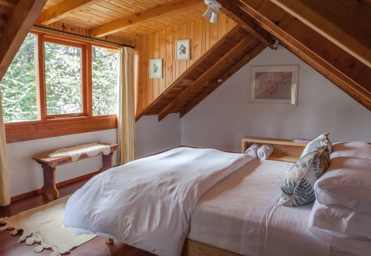 House in San Carlos de Bariloche - TREBOL01C- COMFORTABLE PROPERTY WITH BEAUTIFUL SURROUNDINGS ON LAGUNA EL TRÉBOL