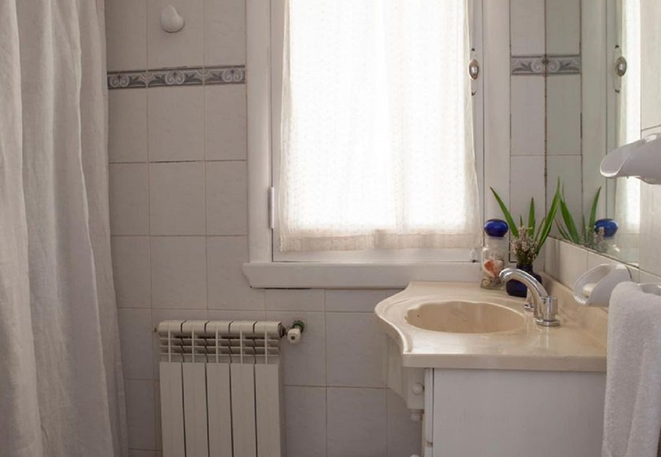 House in San Carlos de Bariloche - TREBOL01C- COMFORTABLE PROPERTY WITH BEAUTIFUL SURROUNDINGS ON LAGUNA EL TRÉBOL