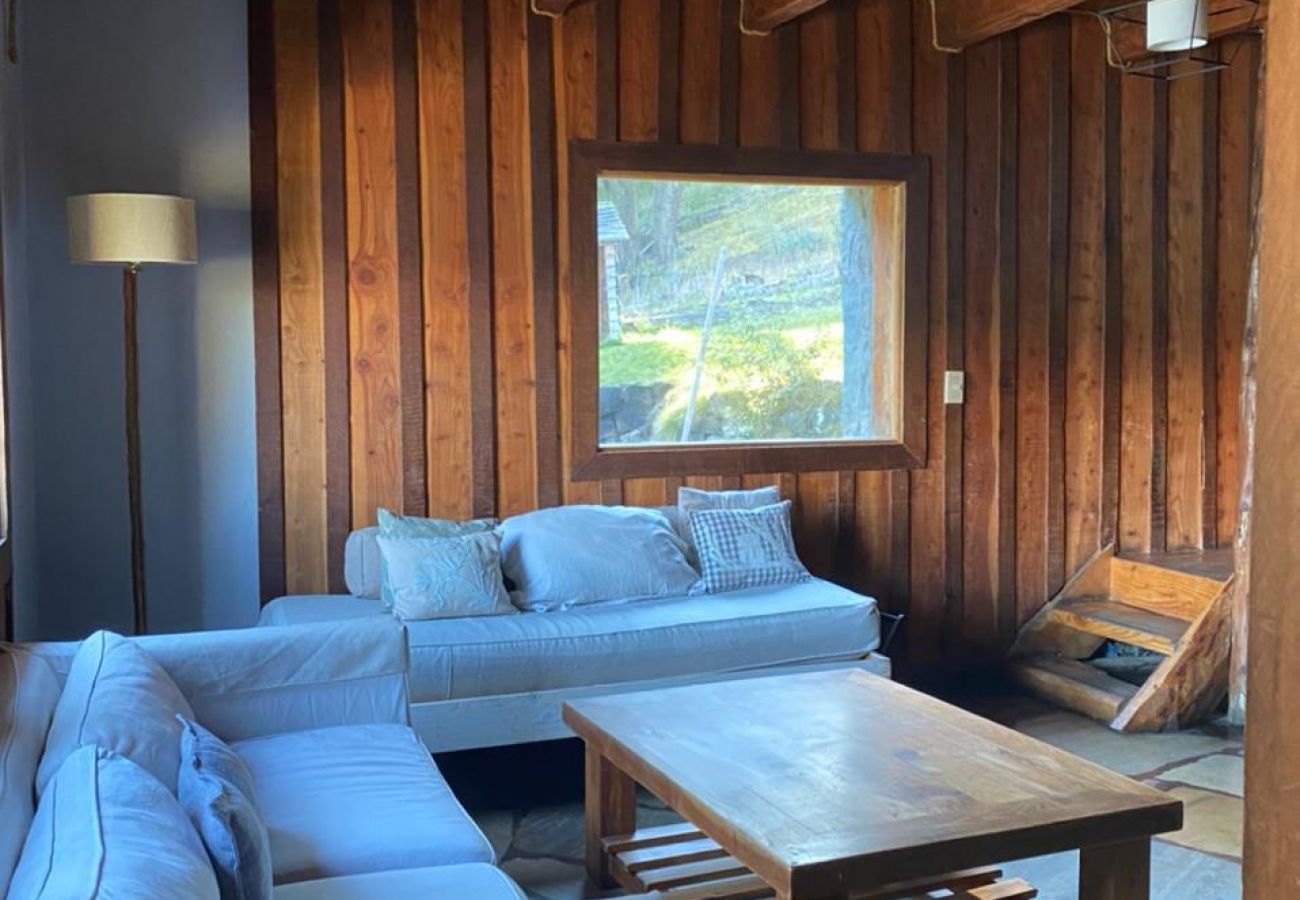 House in San Carlos de Bariloche - Peni11 House located on an exclusive 3.5 hectare farm with lake shore and dock