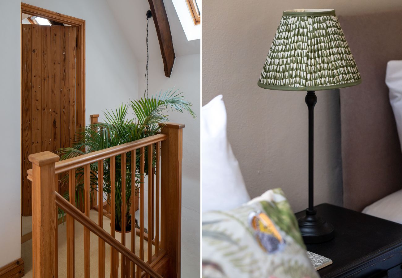 Cottage in Berry Pomeroy - The Old Coach House – Romantic Devon Barn with Gardens Near Totnes & Dartmoor