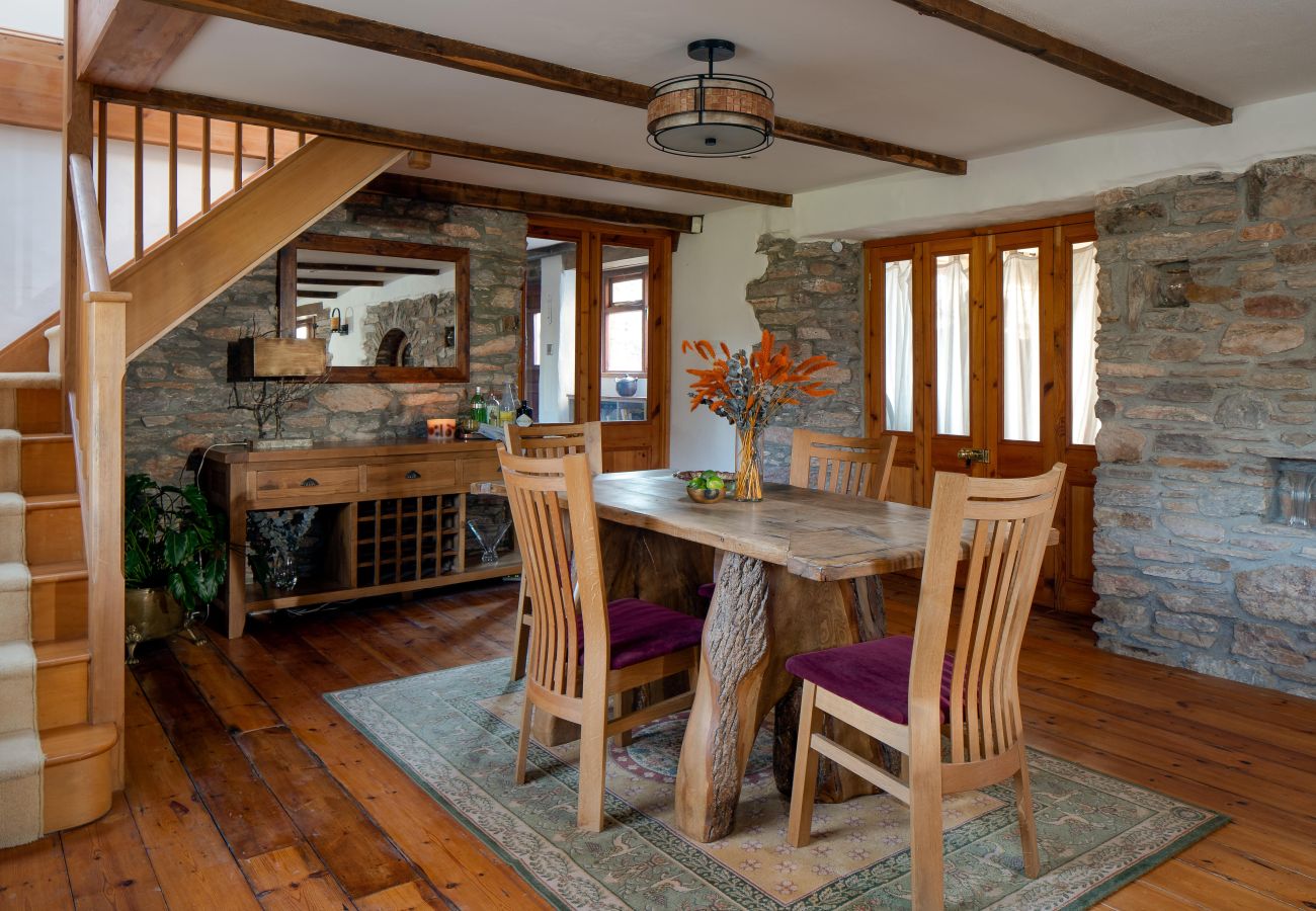 Cottage in Berry Pomeroy - The Old Coach House – Romantic Devon Barn with Gardens Near Totnes & Dartmoor