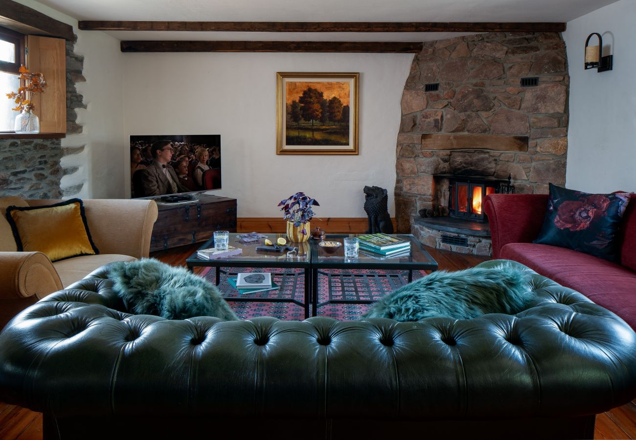 Cottage in Berry Pomeroy - The Old Coach House – Romantic Devon Barn with Gardens Near Totnes & Dartmoor