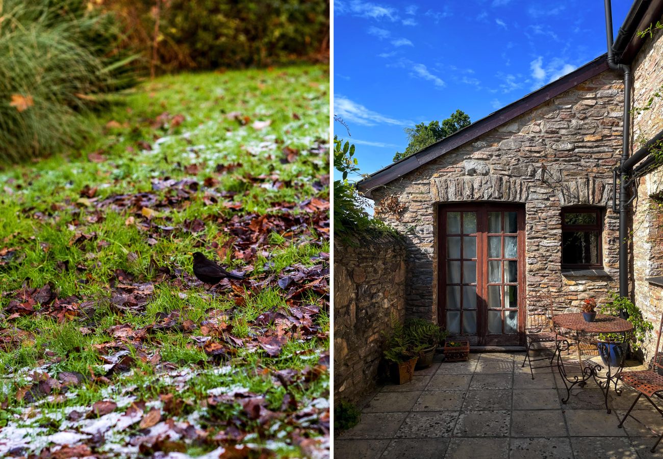 Cottage in Berry Pomeroy - The Old Coach House – Romantic Devon Barn with Gardens Near Totnes & Dartmoor