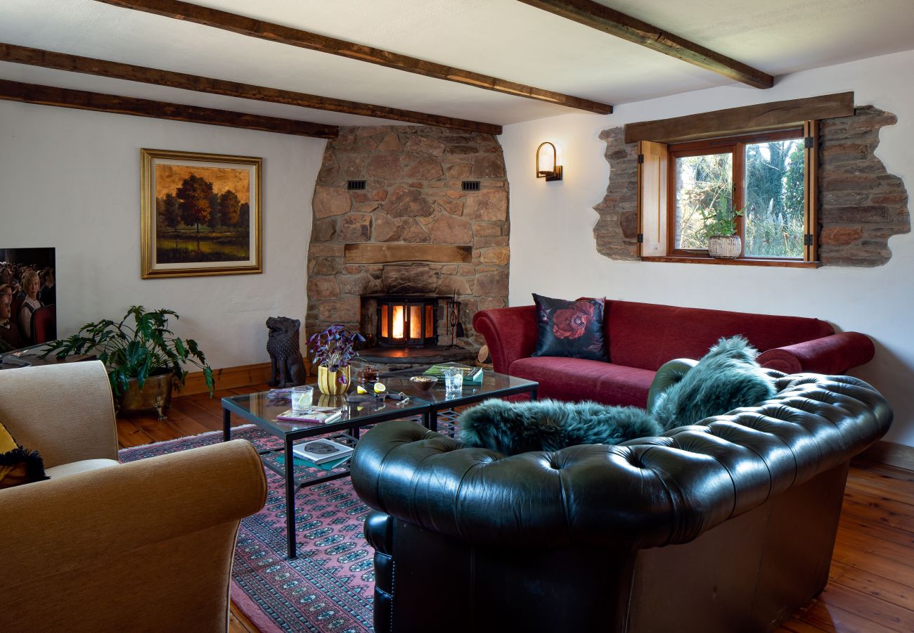 Cottage in Berry Pomeroy - The Old Coach House – Romantic Devon Barn with Gardens Near Totnes & Dartmoor