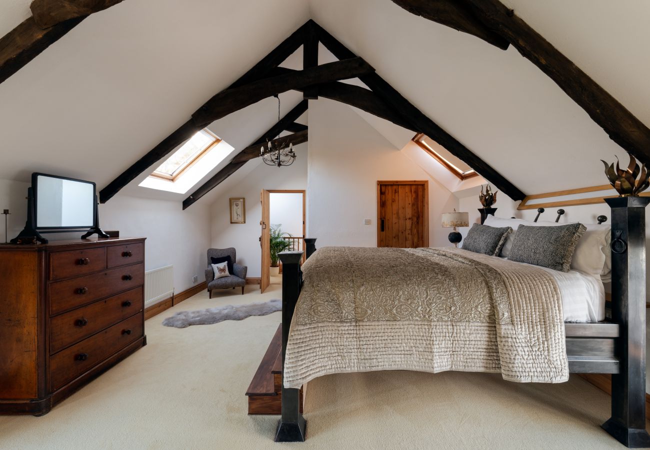 Cottage in Berry Pomeroy - The Old Coach House – Romantic Devon Barn with Gardens Near Totnes & Dartmoor