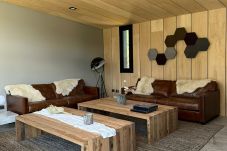 House in San Carlos de Bariloche - ARE22 Modern house in Arelauquen Golf with incredible views to the Gutierrez. Lake. 