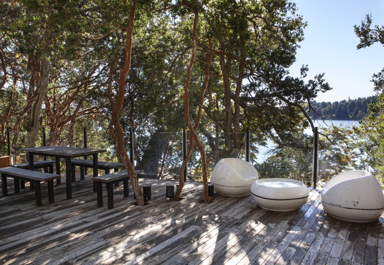House in San Carlos de Bariloche - MORE26 Spectacular modern house with coast on Lake Moreno