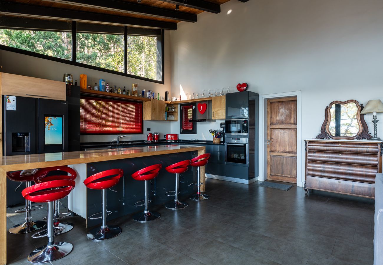 House in San Carlos de Bariloche - MORE26 Spectacular modern house with coast on Lake Moreno