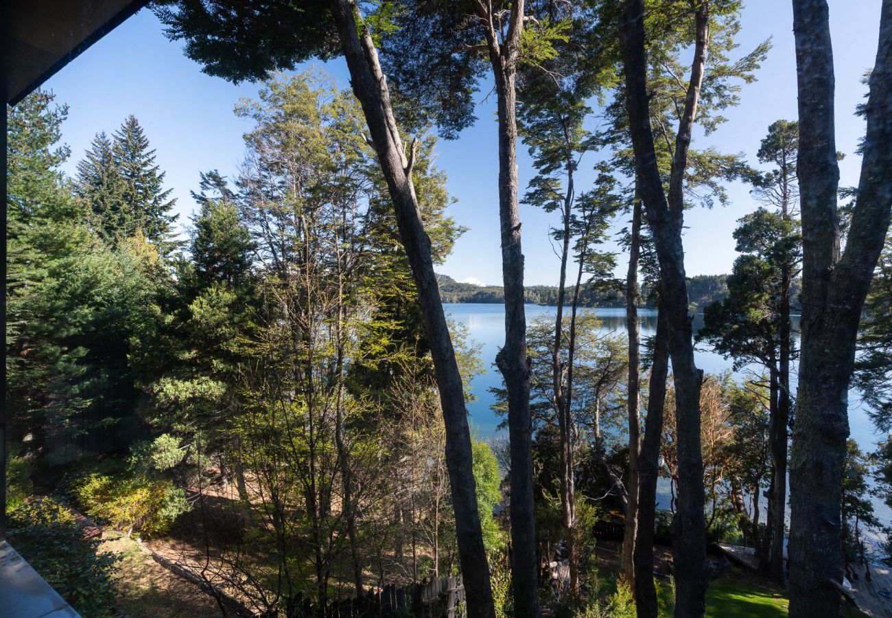 House in San Carlos de Bariloche - MORE26 Spectacular modern house with coast on Lake Moreno
