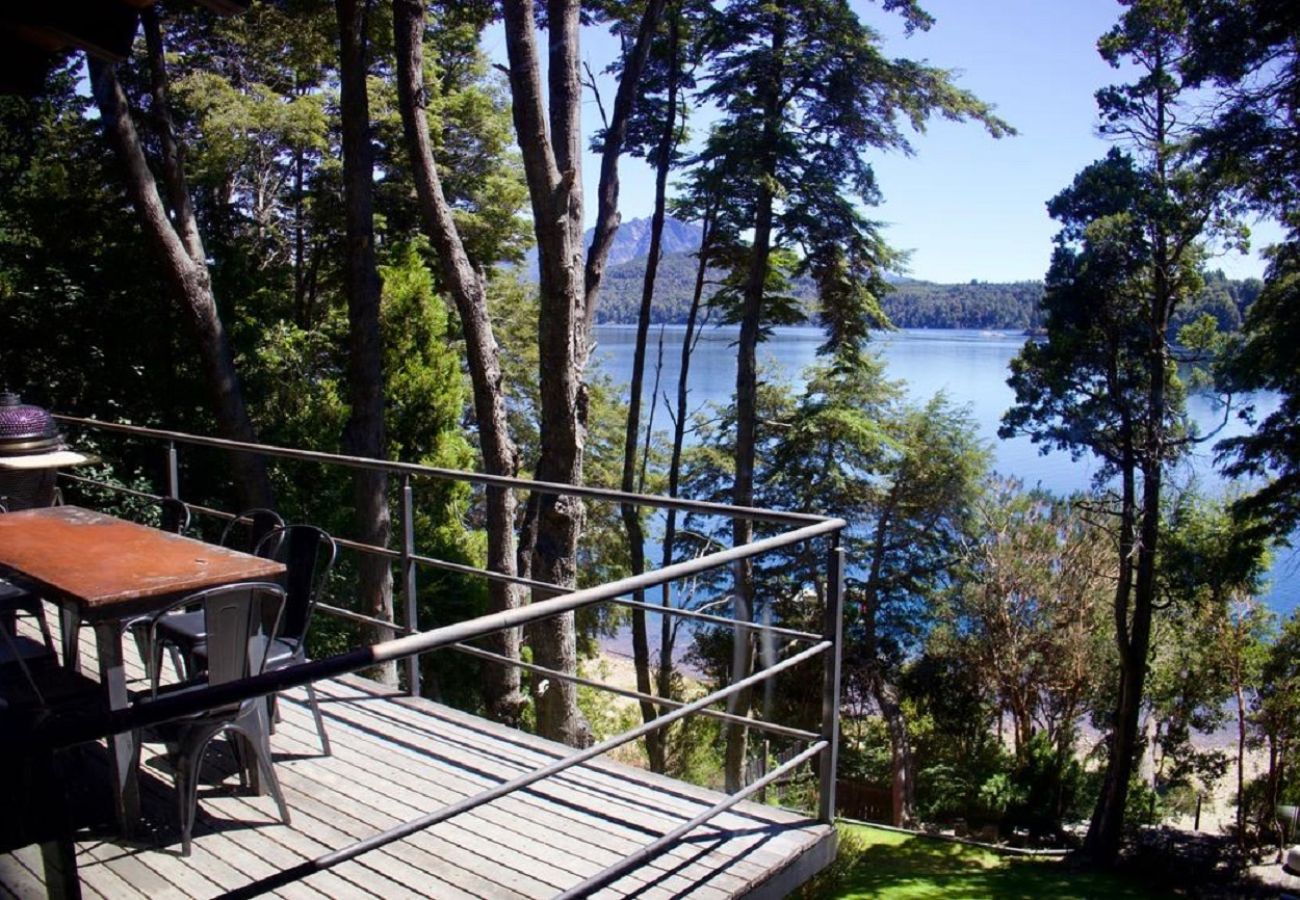 House in San Carlos de Bariloche - MORE26 Spectacular modern house with coast on Lake Moreno